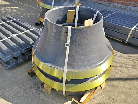 Неподвижное футеровочное кольцо верхней чаши на Sandvik-CH440 (442.8418-02)
